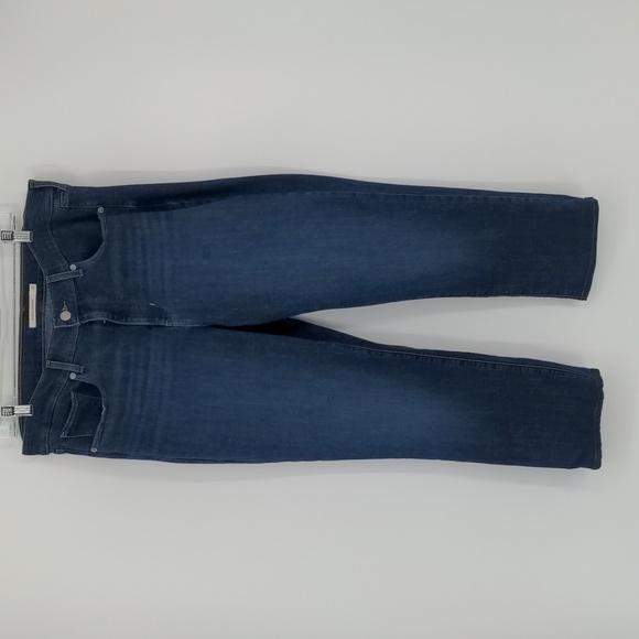 Levi's Denim - Levi's Women's Classic Straight Jean Size 32‎ Medium Wash Denim Casual Solid